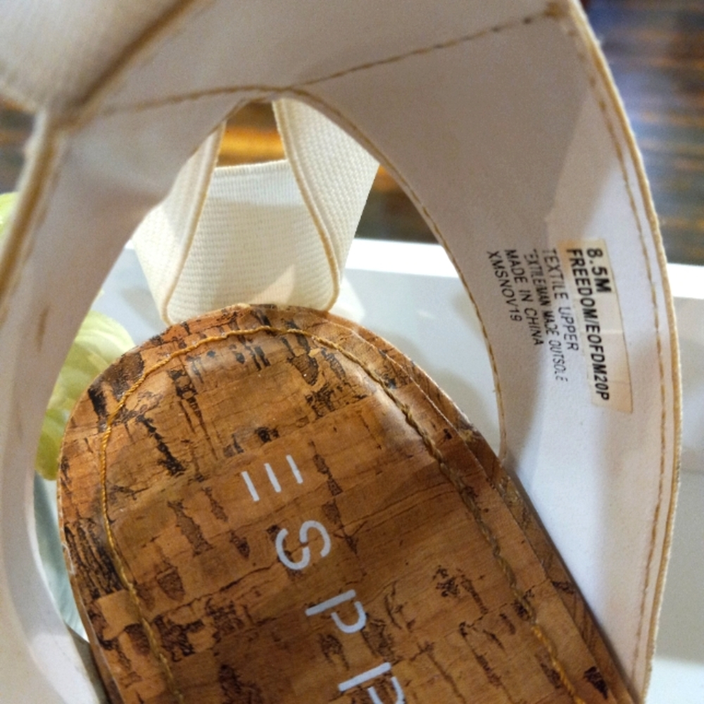 Esprit wedge sandals in white - Picture 2 of 5